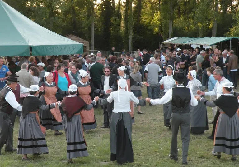 Danseurs de la Javelle lors d'une fête des battages près d'Ancenis