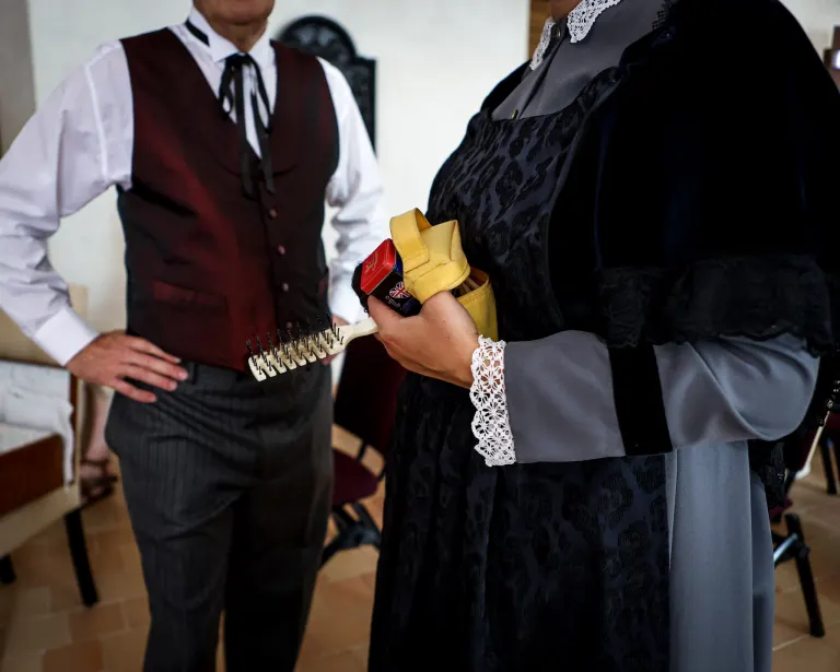Costumes, coiffes et scène, cercle celtique La Javelle du Pays d'Ancenis